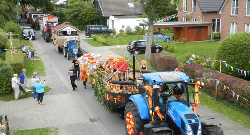Festumzug durch den Ort